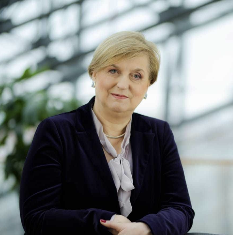 Hon. Anna FOTYGA